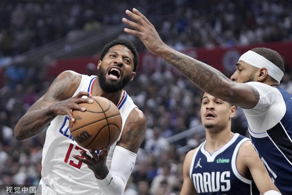 动车穿梭在 动车穿梭在