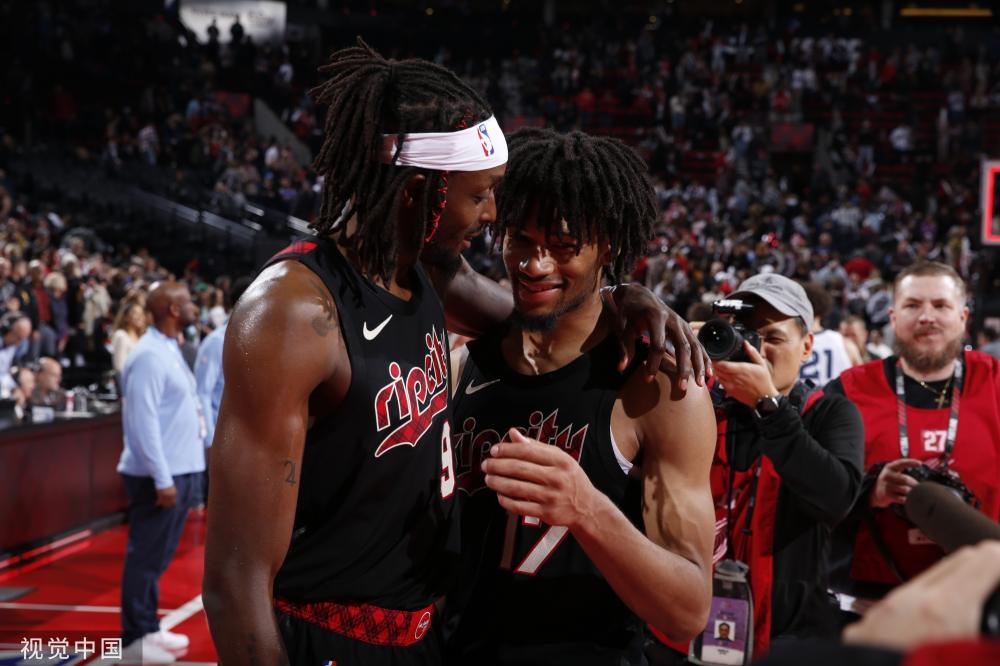 这位年轻的 这位年轻的