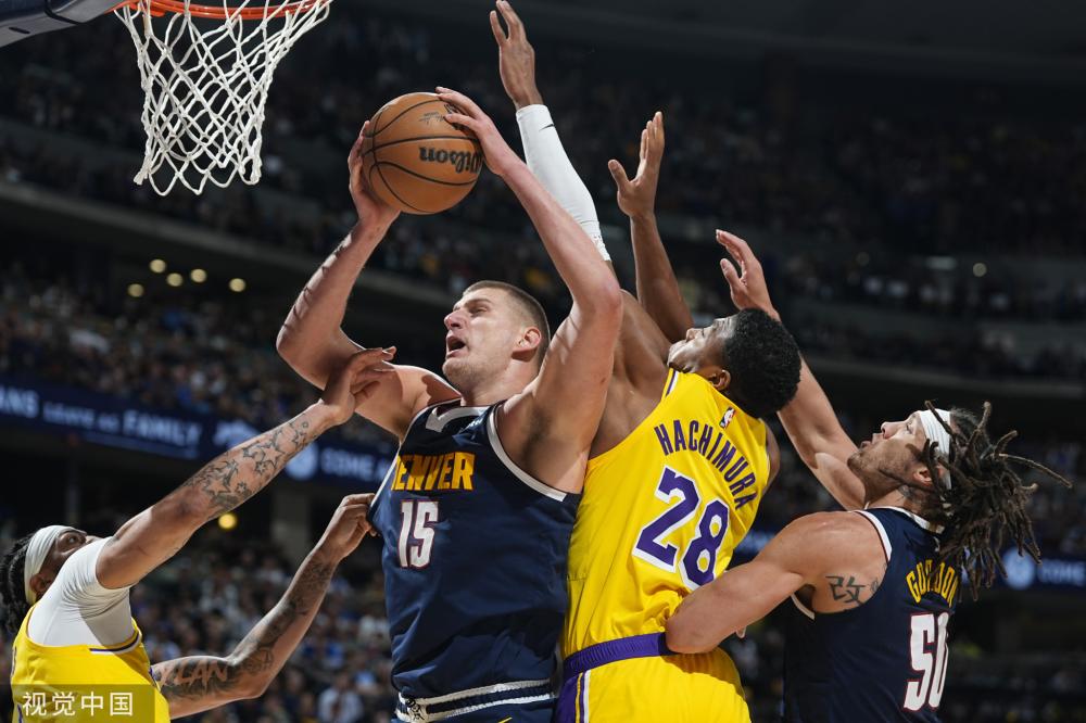 整个体育馆 整个体育馆